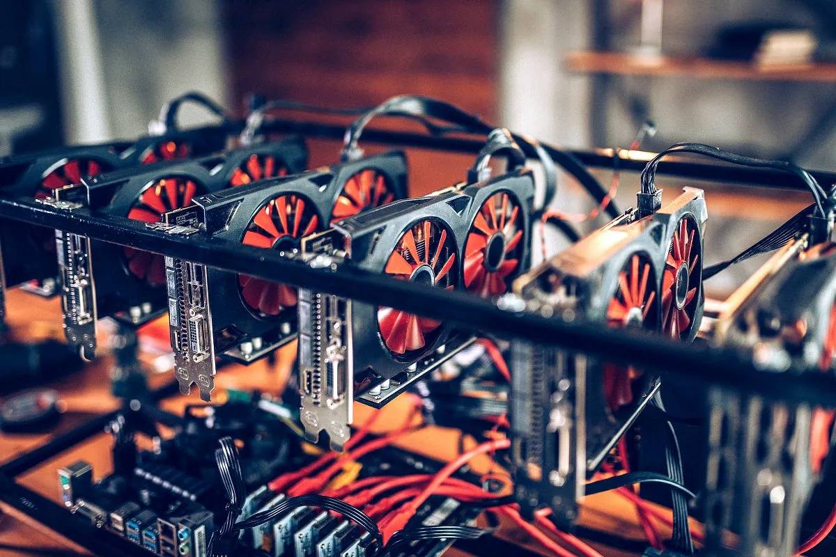 Майнинговое оборудование из Китая: Выбор и поставка ASIC
