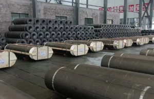 CD Graphite – предлагает электроды диаметром 300–800 мм для сталеплавильных и промышленных печей.