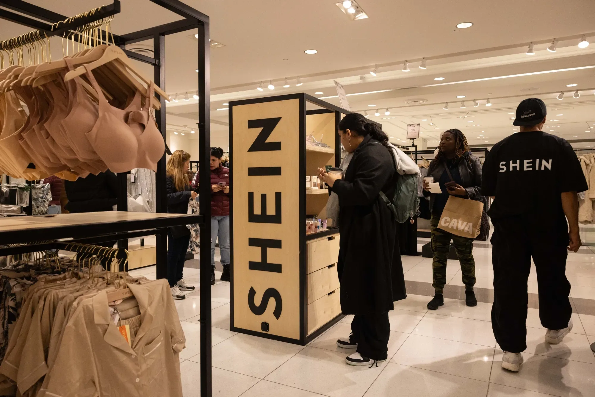 Shein vs Zara: The fast fashion revolution
