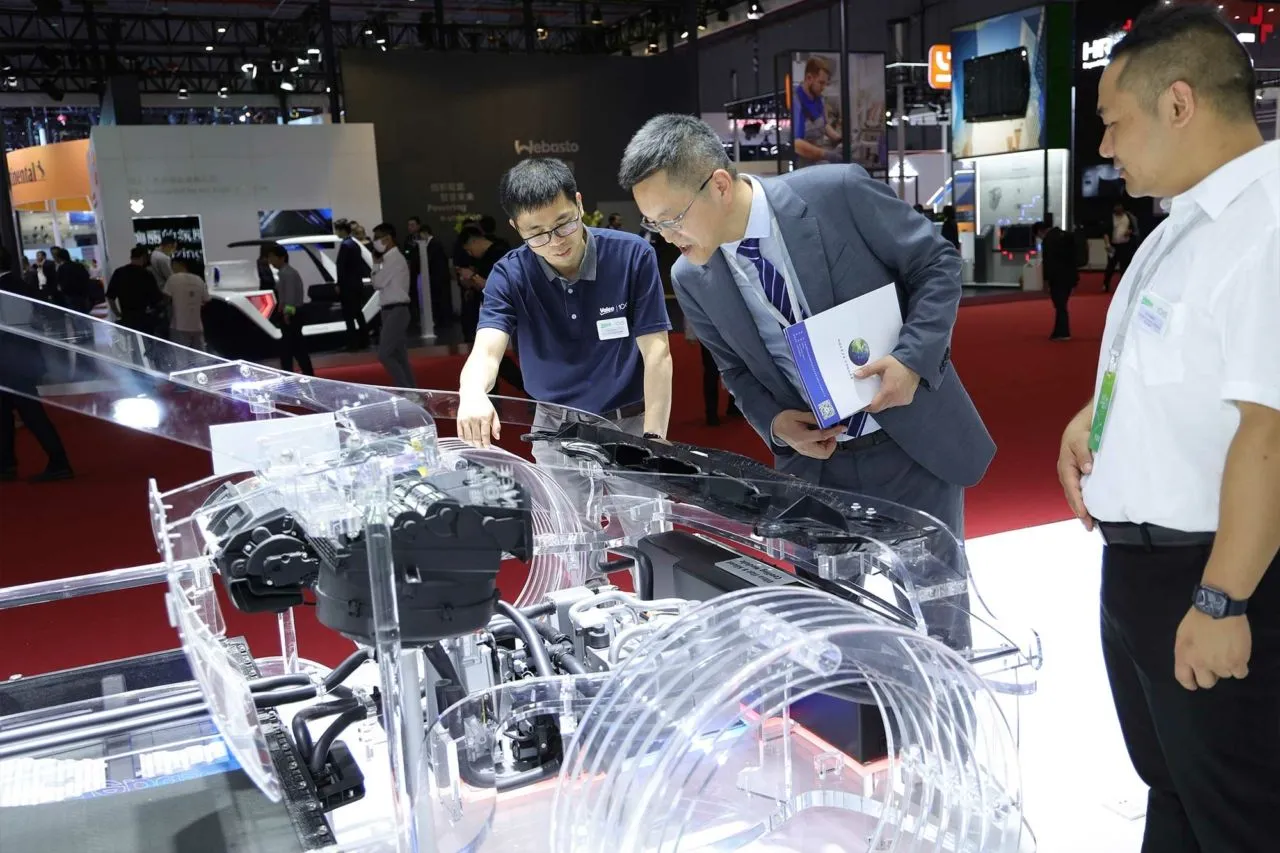 Электромобили и смарт-компоненты на CAS Huamo